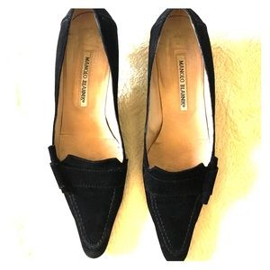 Manolo Blahnik 💕Size 38.5 / 8.5 Black Suede Heels